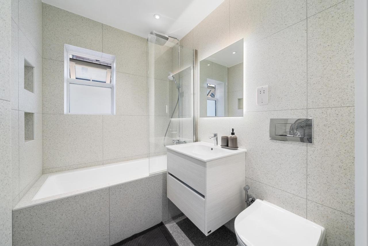 Newly Refurbished 2 Bed Flat Lejlighed Mill Hill Eksteriør billede