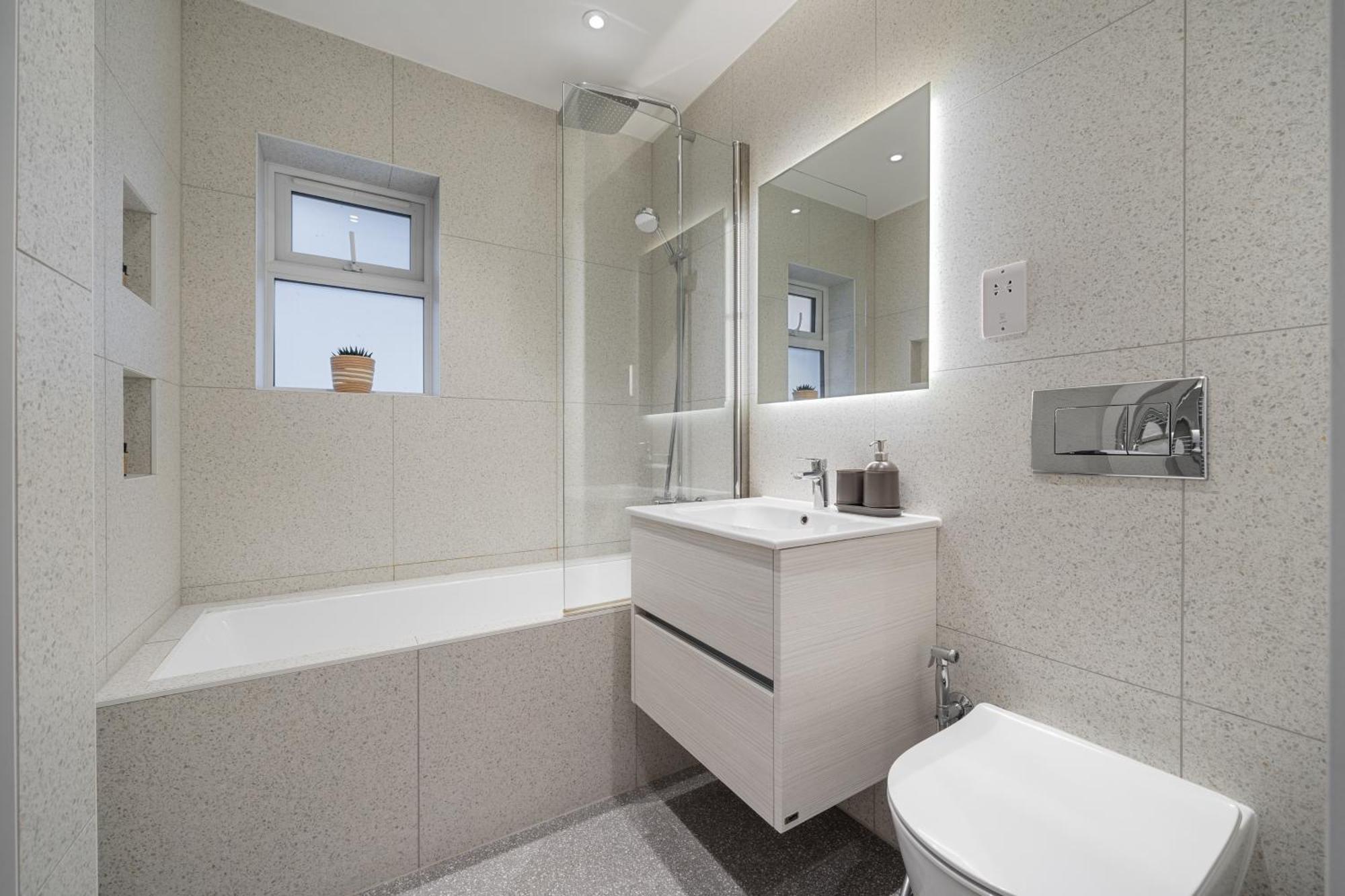 Newly Refurbished 2 Bed Flat Lejlighed Mill Hill Eksteriør billede